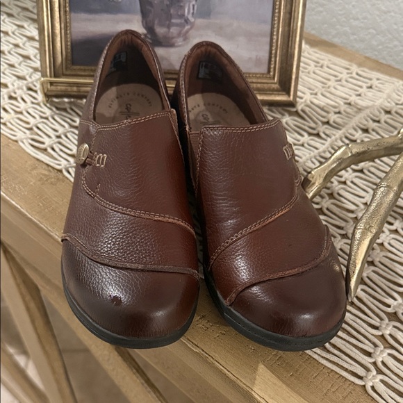 Woman’s collection by Clark shoes - Picture 1 of 9